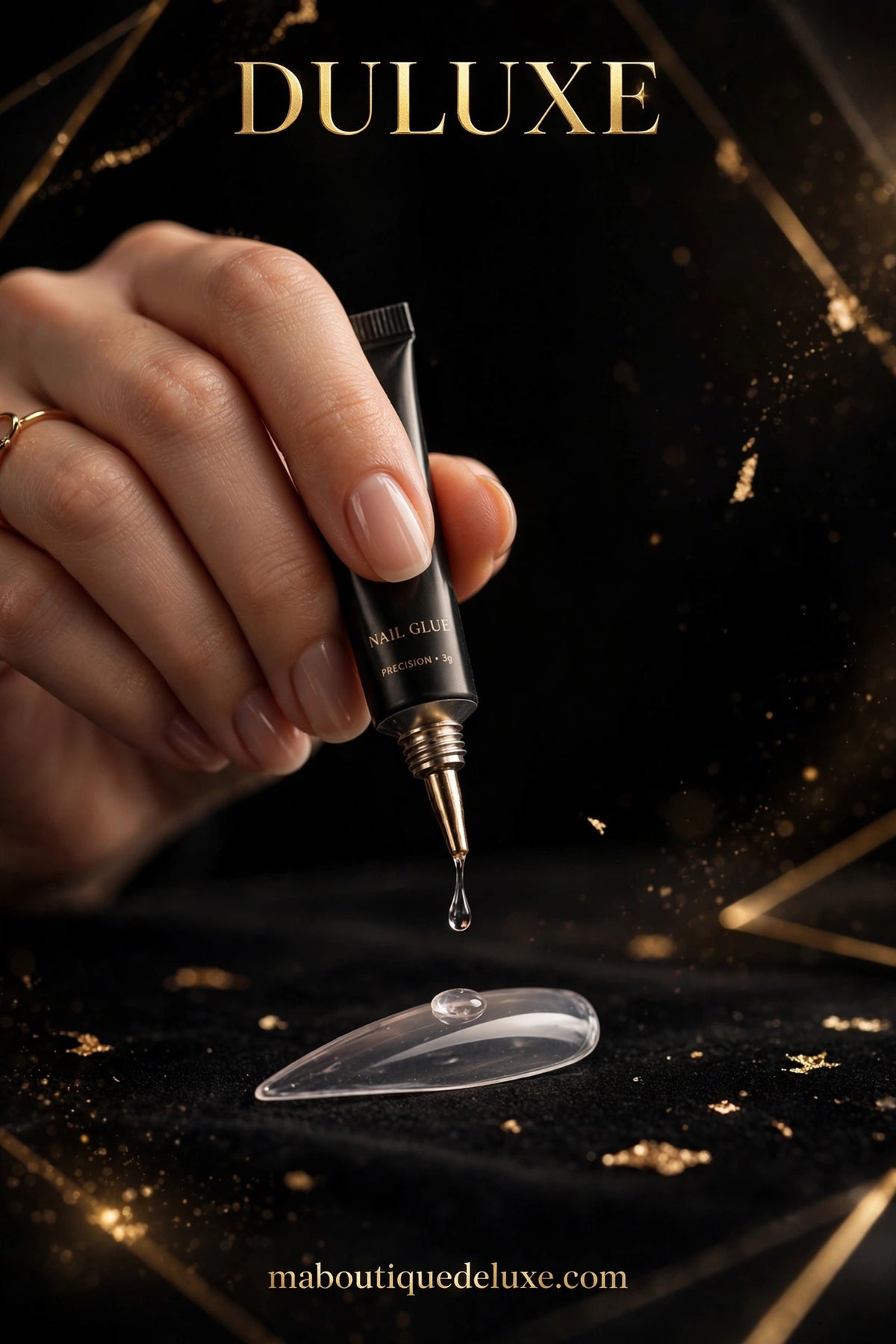 Colle à Ongles Super Forte — en situation d'usage, application sur capsule
